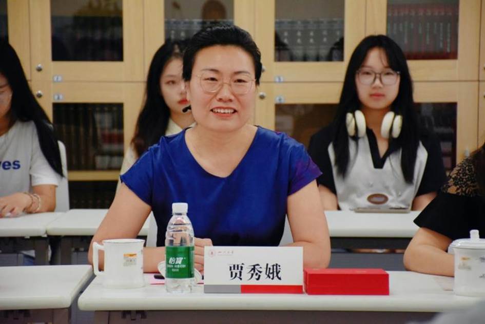 3d黄色动漫
教育基金会副秘书长贾秀娥发言